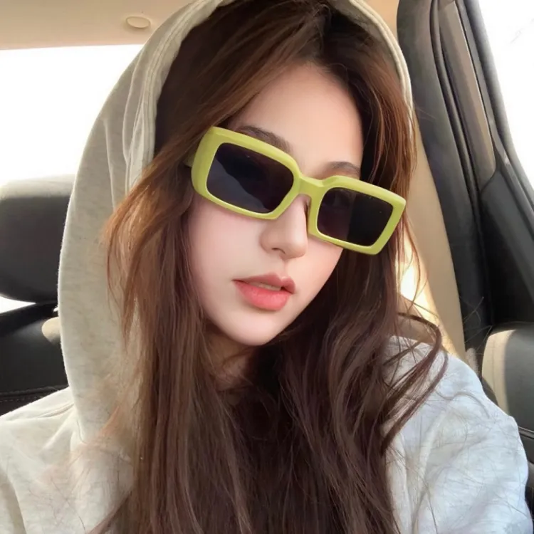 BadgeSquare Fashion Sunshade Sunglasses Retro Fashion Trend for Women